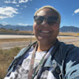 Meet your Posher, Danae